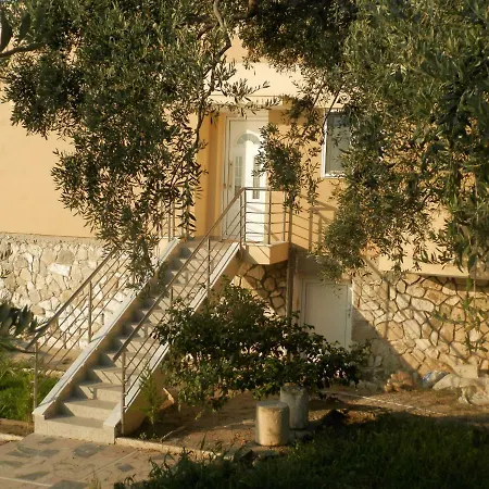 Tara Holiday home Mikros Prinos